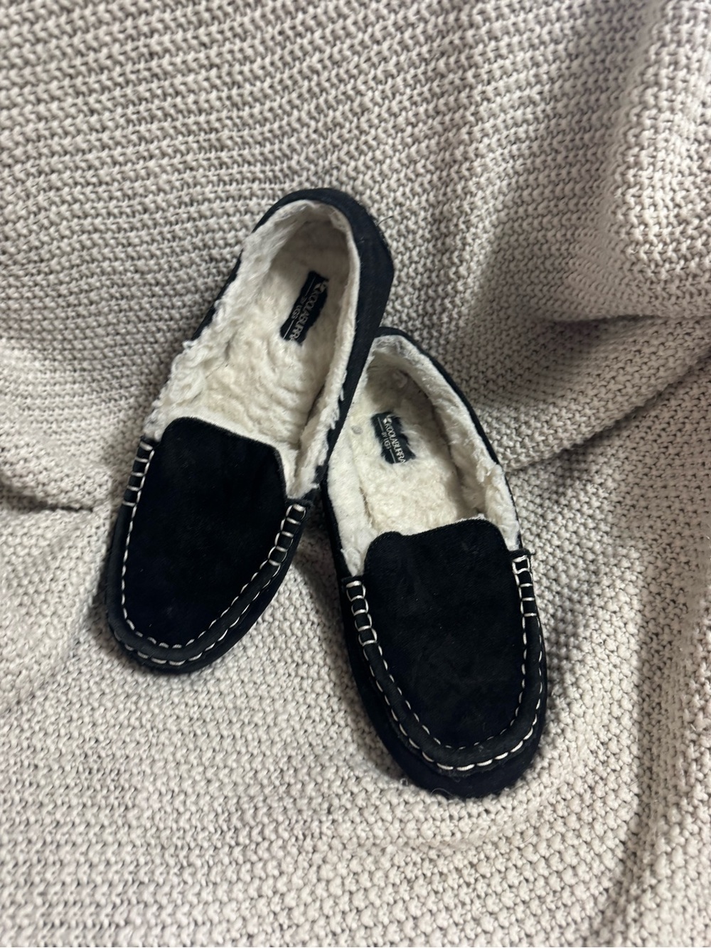 Koolaburra‎ Black Suede Faux-Fur Lined Moccasin Slippers